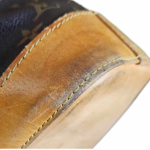 *SOLD* Louis Vuitton Horizontal Monogram Lockit GM Shoulder Bag - Picture 10 of 16